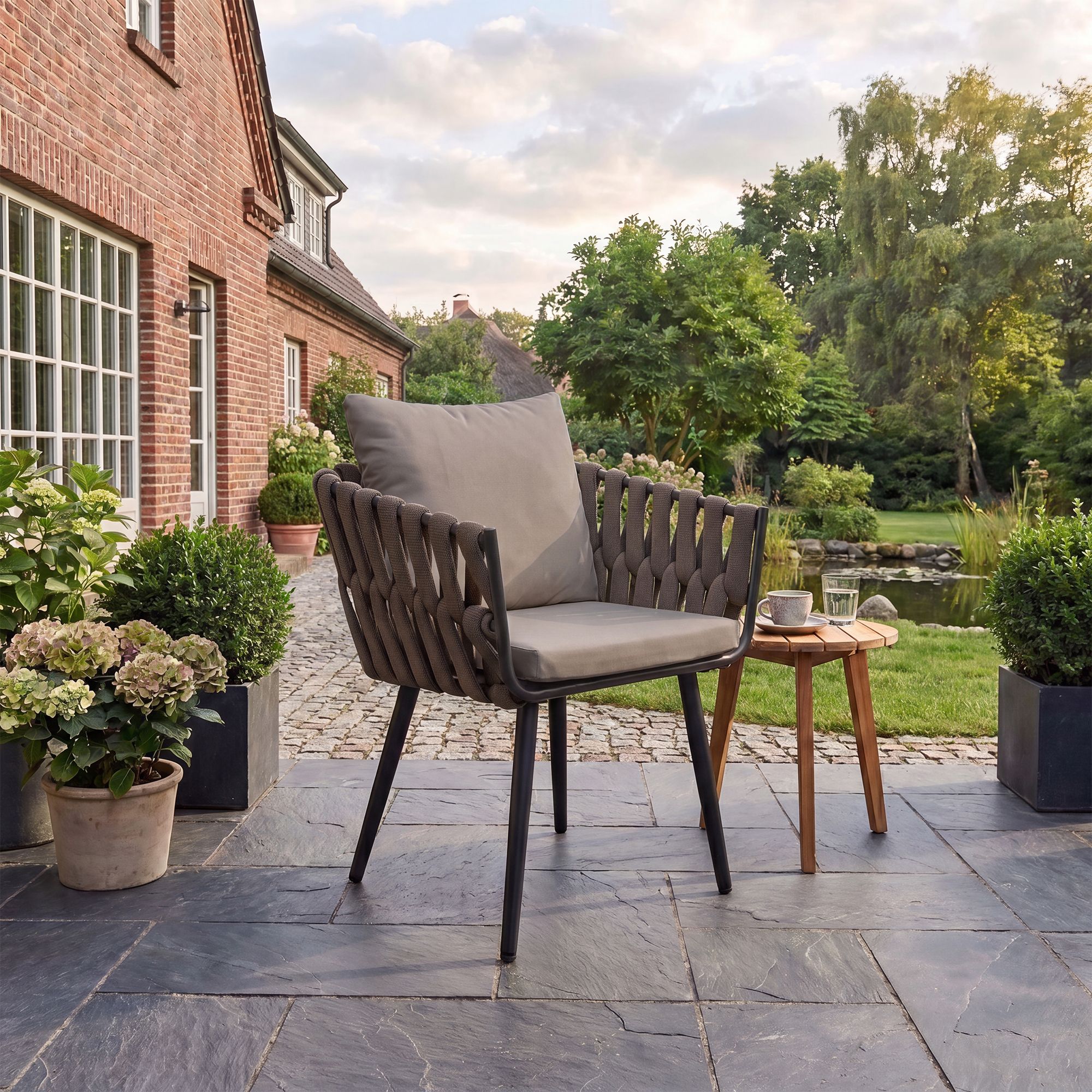 Gartenstuhl Lombardia Taupe mit Sitzkissen, grau