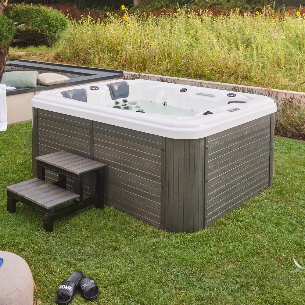 Outdoor Whirlpool BEACH - Mit Treppe und Thermoabdeckung