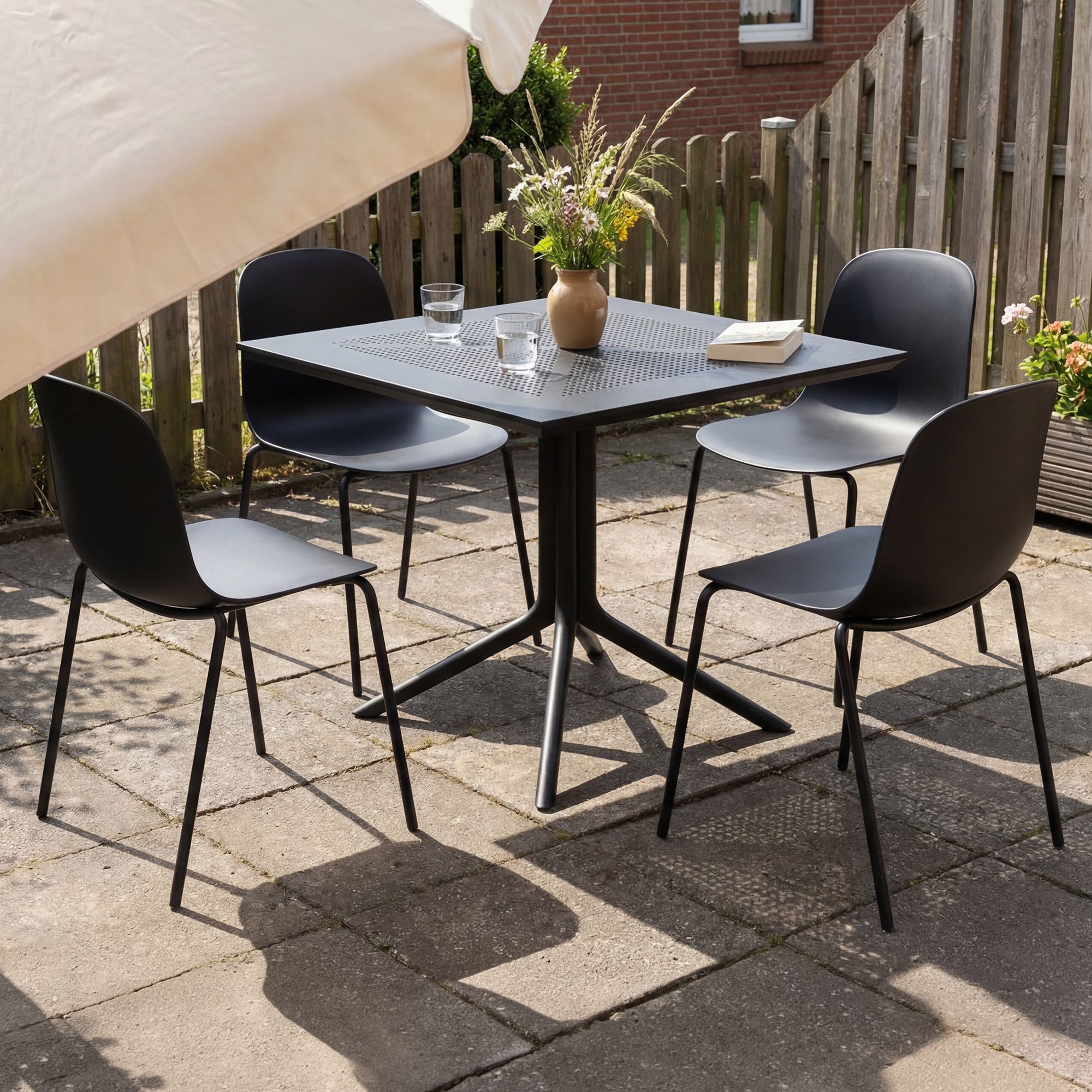 Gartenmöbel-Set Zeron mit 4 Stühlen, schwarz