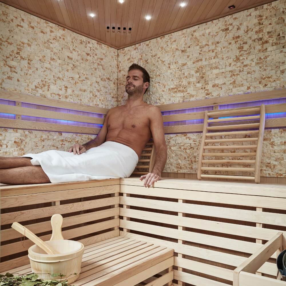 Traditionelle Sauna mit Kunststeinwand SKYLINE BIG XL - 200 x 200 cm für 6 Personen