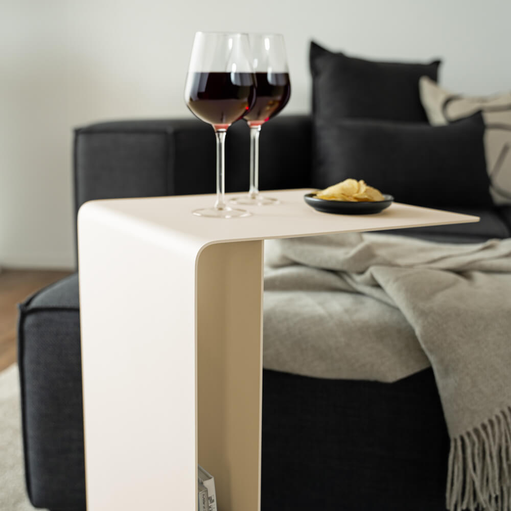 Beistelltisch aus Metall ZIMA - 58 x 38 cm Creme Made in Germany