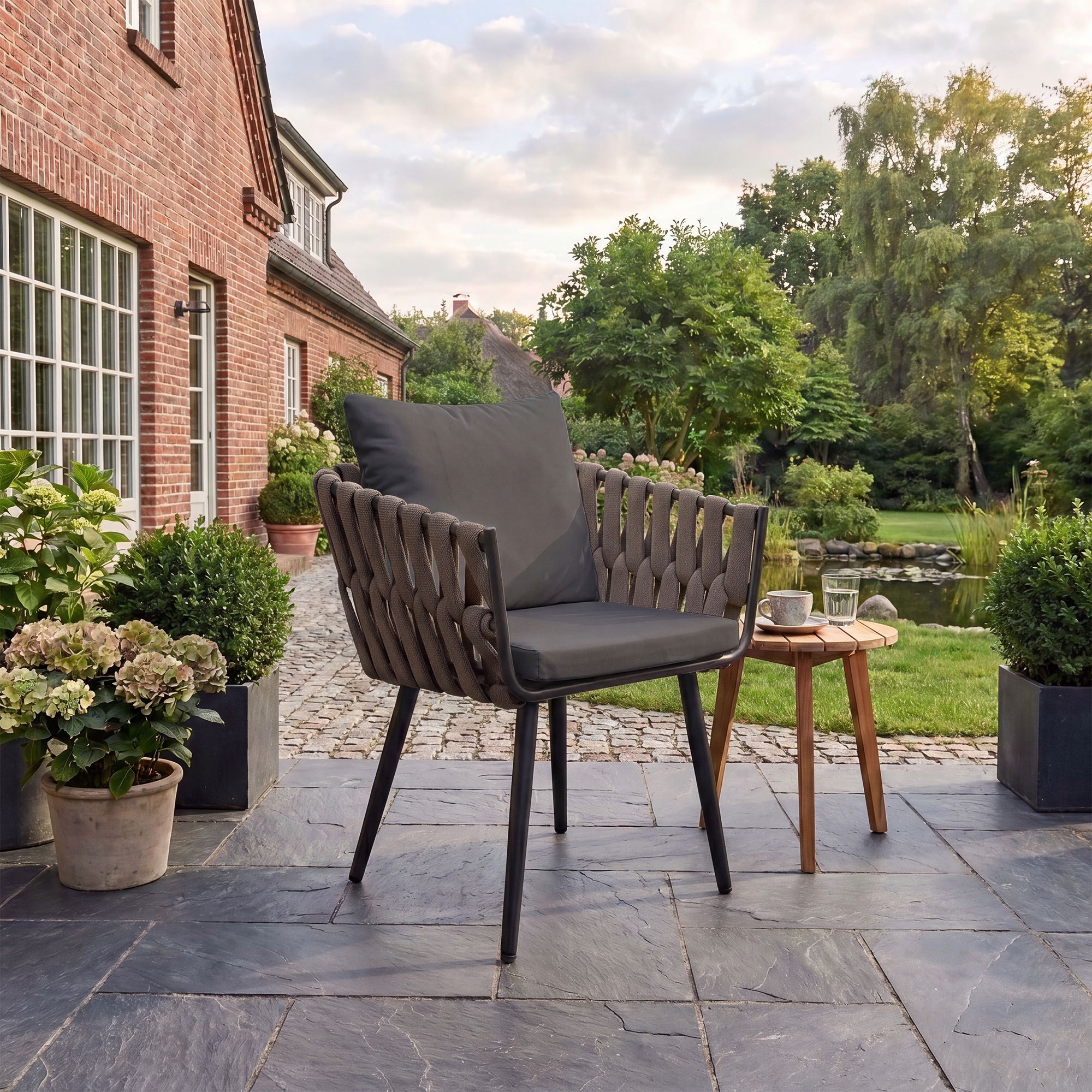 Gartenstuhl Lombardia Taupe mit Sitzkissen, anthrazit