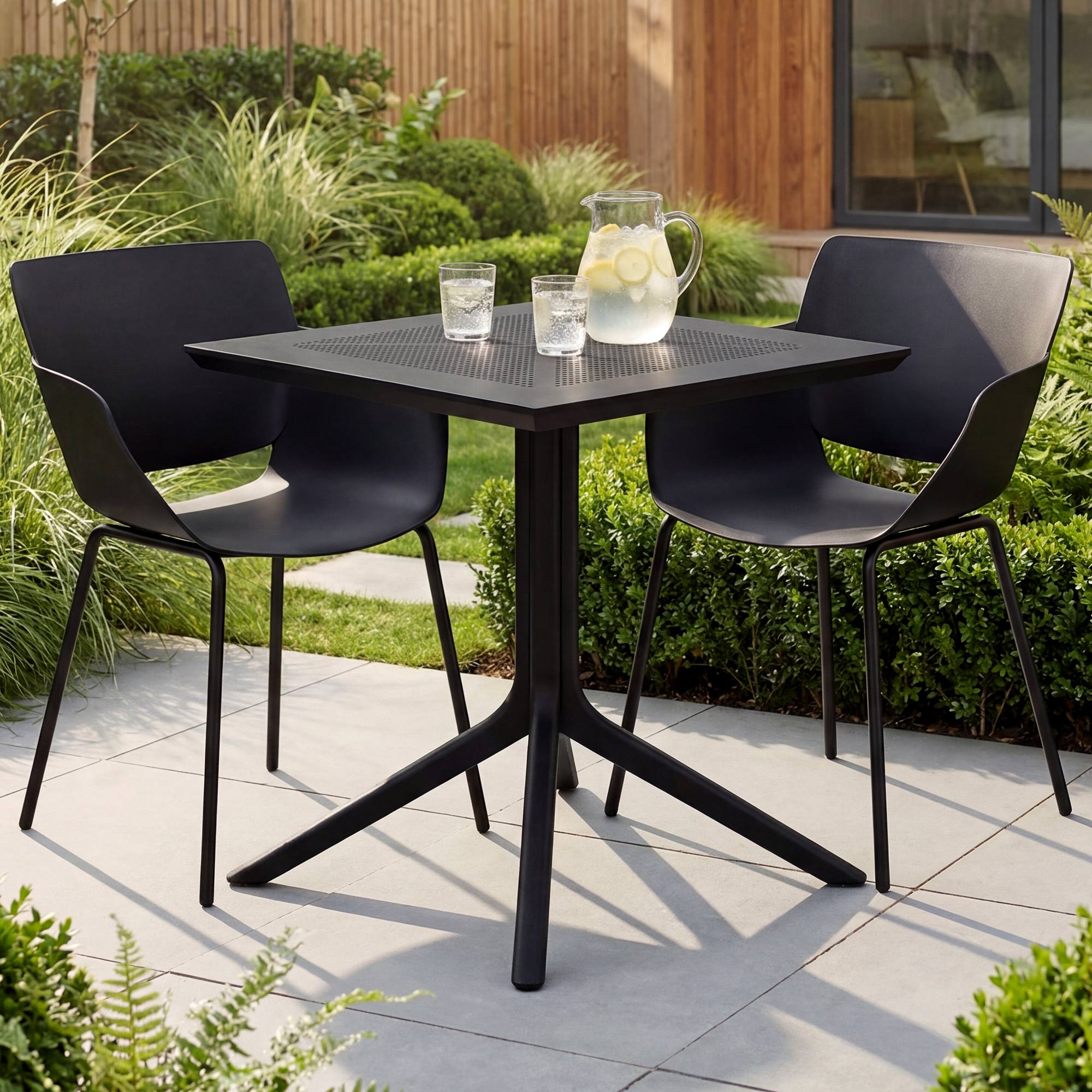 Gartenmöbel-Set Lirra mit 2 Stühlen, schwarz
