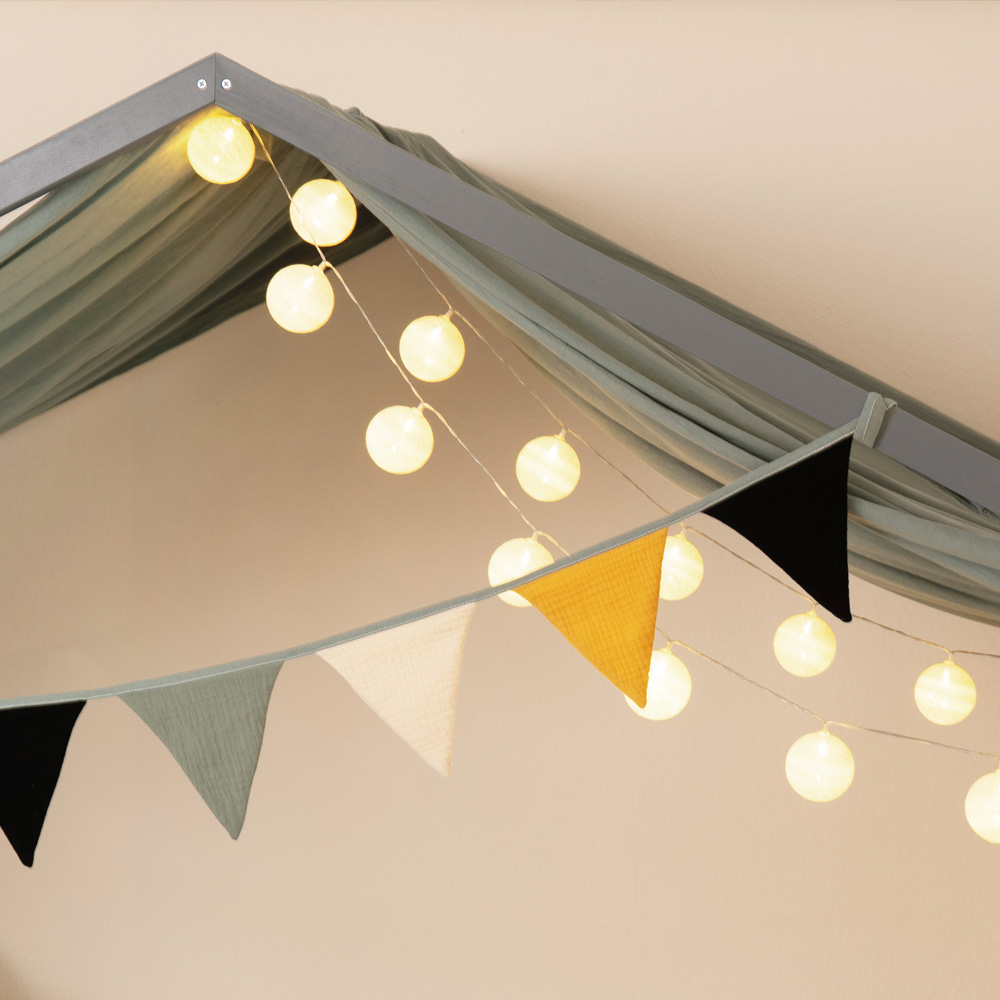 LED-Lichterkette mit Baumwolle Kugel NINO