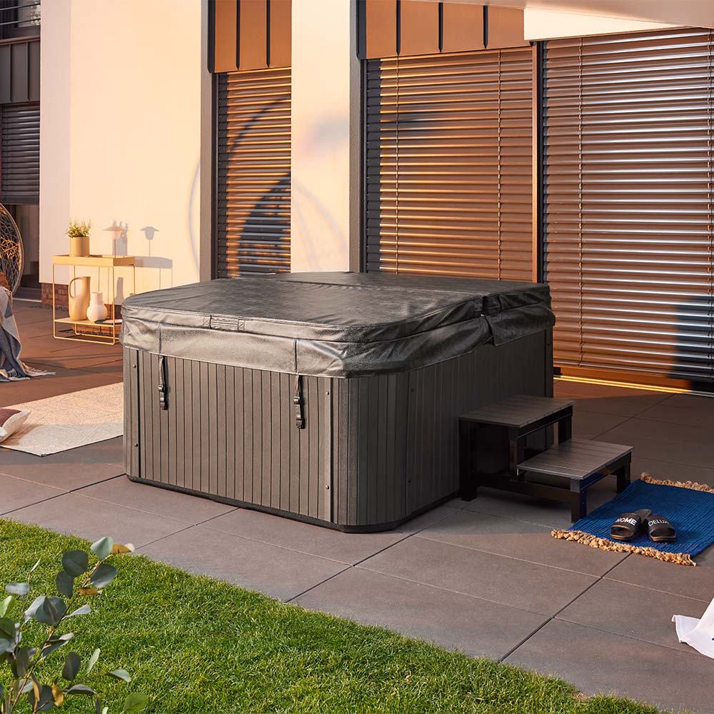 Outdoor Whirlpool mit Treppe und Thermoabdeckung SEA STAR 180 x 160 cm 4 Personen