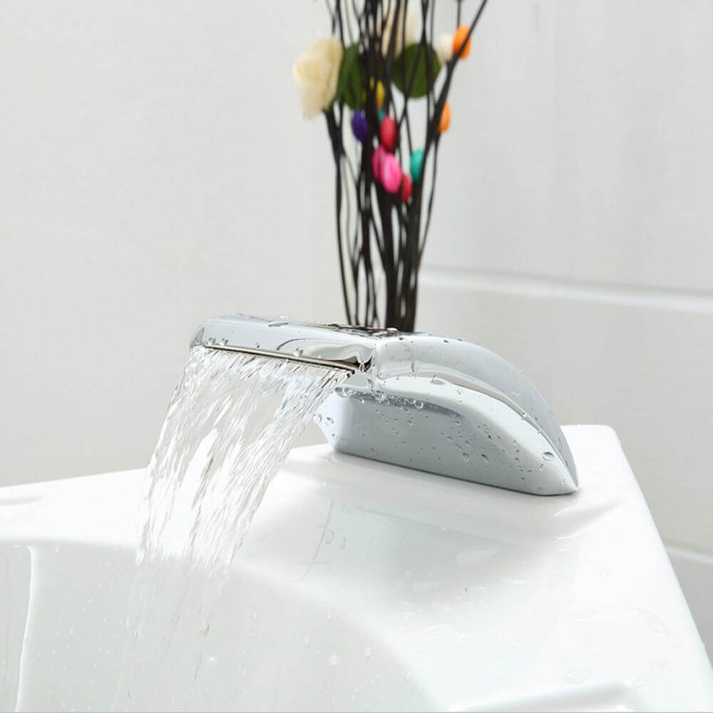 Whirlpool Badewanne mit Lichttherapie LAGUNA L MINI - 135 x 135 cm