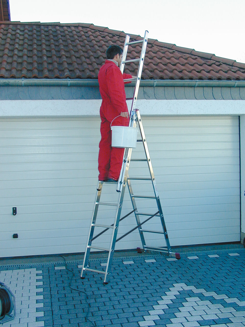 CORDA Vielzweckleiter mit Treppenfunktion 3x8 Sprossen