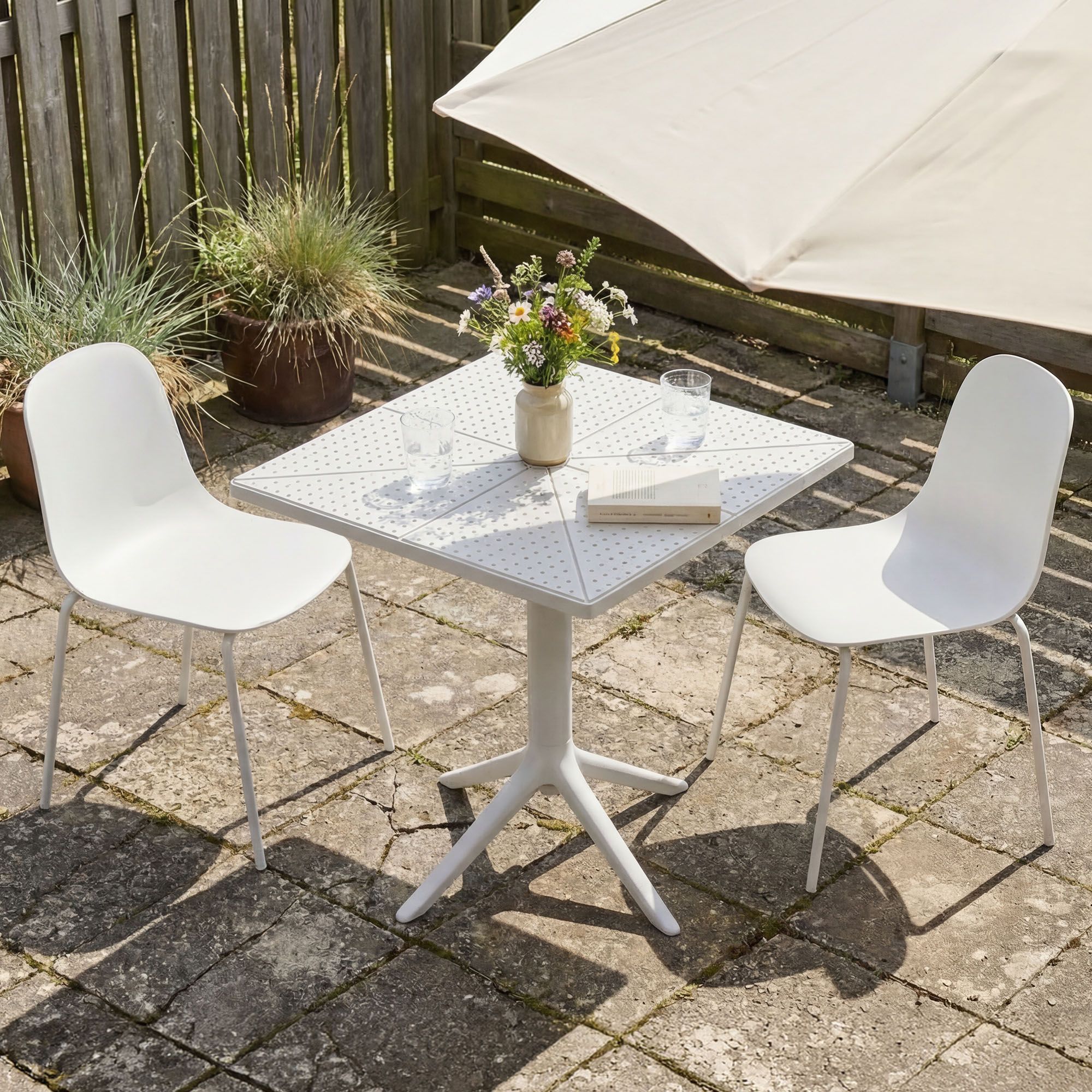 Gartenmöbel-Set Nerra mit 2 Stühlen, weiß